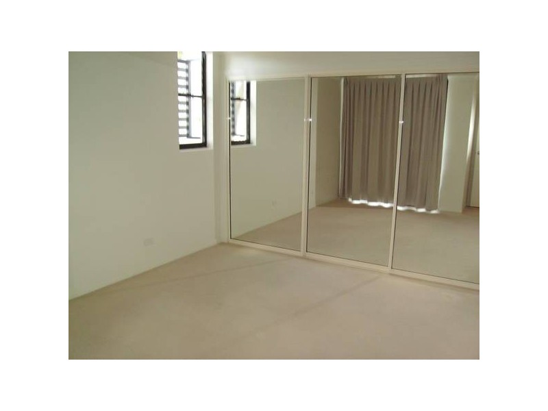 Dornoch Terrace, Highgate Hill QLD 4101