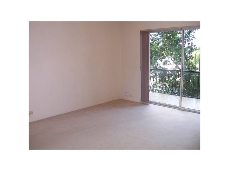 2/84 Kates, Morningside QLD 4170