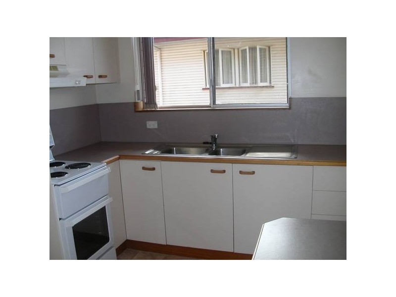 2/84 Kates, Morningside QLD 4170