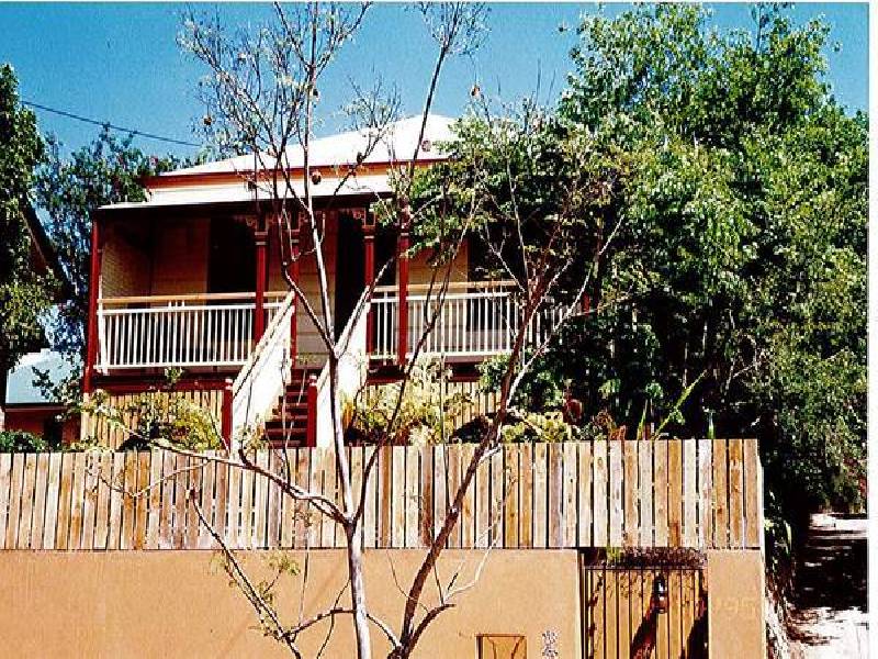 2 Lochaber Street, Dutton Park QLD 4102