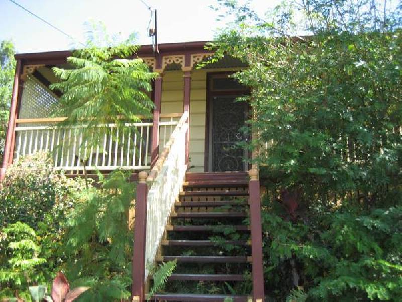 2 Lochaber Street, Dutton Park QLD 4102