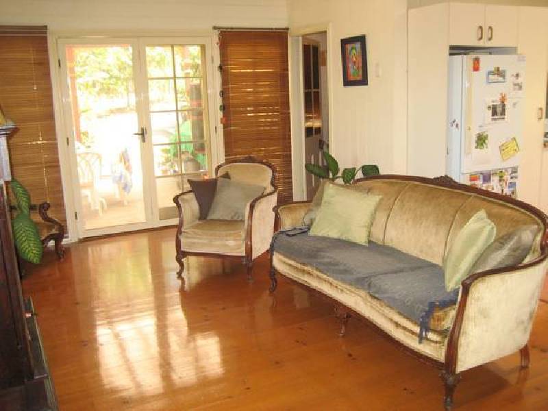 2 Lochaber Street, Dutton Park QLD 4102