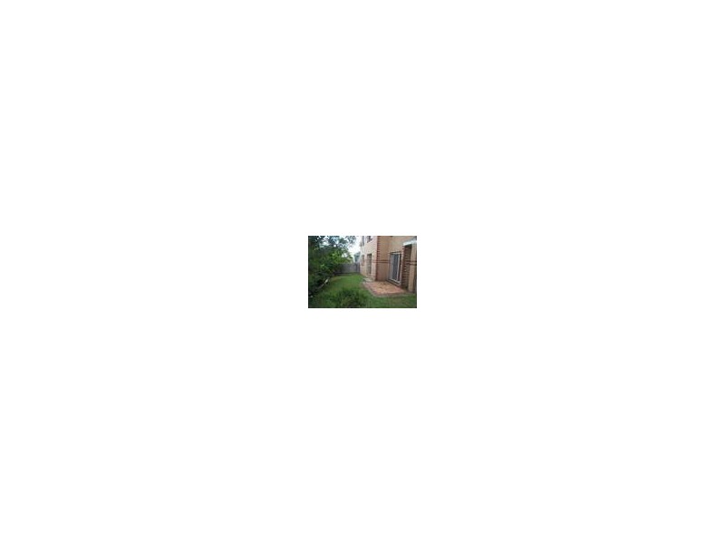 1/327 Cornwall Street, Greenslopes QLD 4120