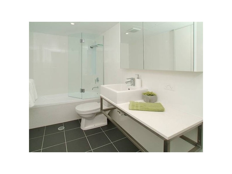 2/8 Brookes, Bowen Hills QLD 4006