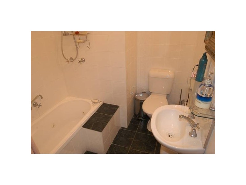 Blakeney Street, Highgate Hill QLD 4101