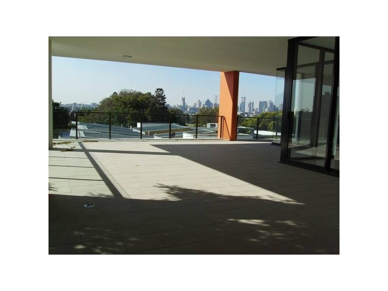 Pidgeon Close, West End QLD 4101