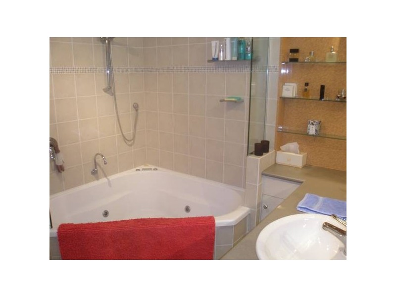 Beaconsfield Street, Highgate Hill QLD 4101