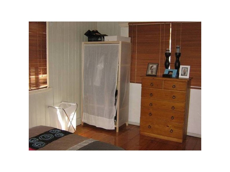 15 Wilkins Street East, Annerley QLD 4103