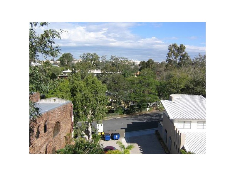 304/20 Paradise Street, Highgate Hill QLD 4101