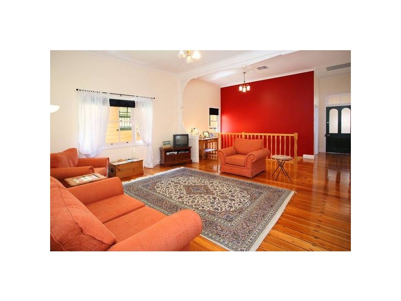 35 Blakeney Street, Highgate Hill QLD 4101