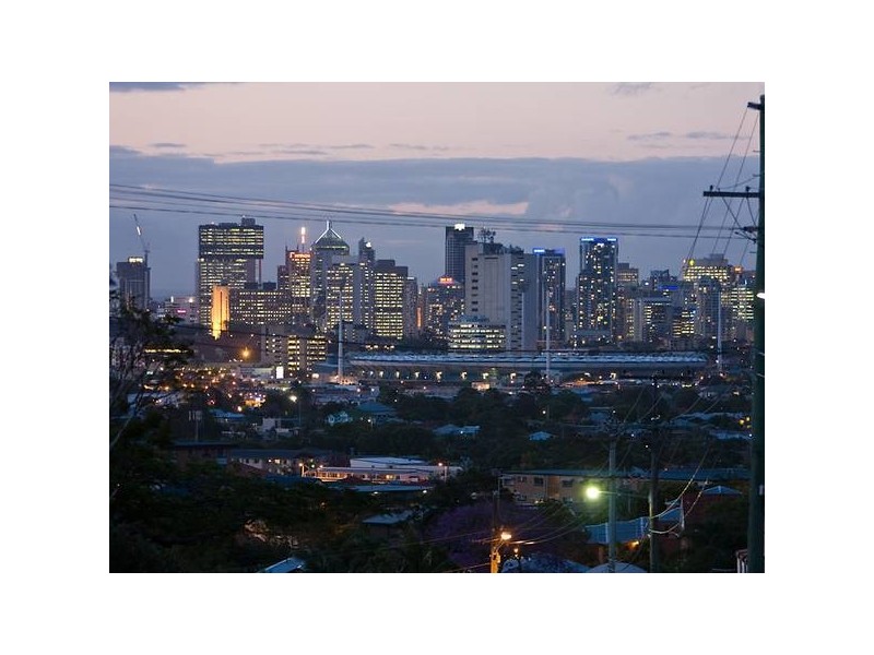 25 Henzell Terrace, Greenslopes QLD 4120