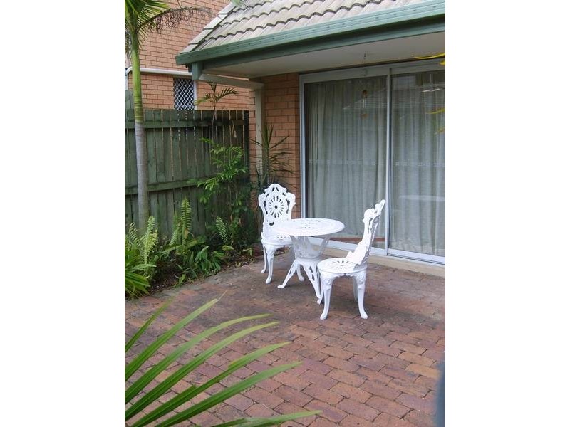 4/16 Barnsley Street, West End QLD 4101