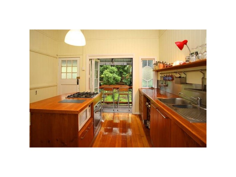 14 Julia Street, Highgate Hill QLD 4101