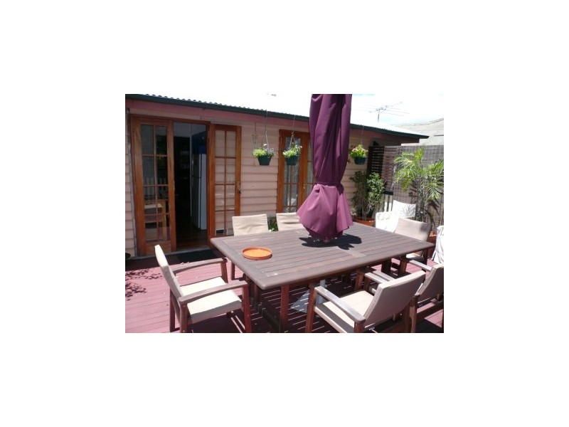 31 Albert Street, Holland Park West QLD 4121