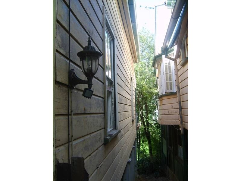 16 Heaslop Street, Woolloongabba QLD 4102