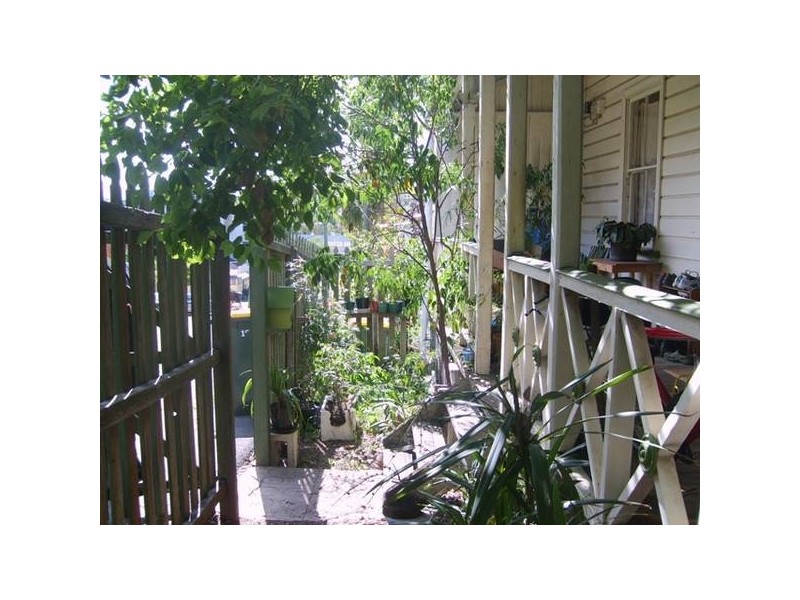 16 Heaslop Street, Woolloongabba QLD 4102