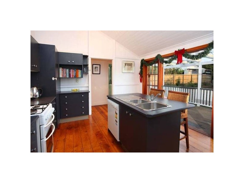 11 Curd Street, Greenslopes QLD 4120