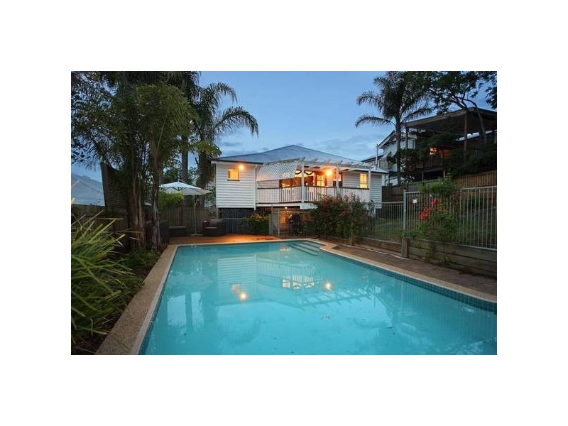 11 Curd Street, Greenslopes QLD 4120