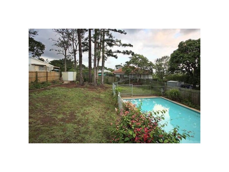 11 Curd Street, Greenslopes QLD 4120
