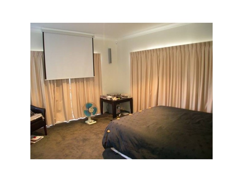 11 Sorrento Close, Carindale QLD 4152