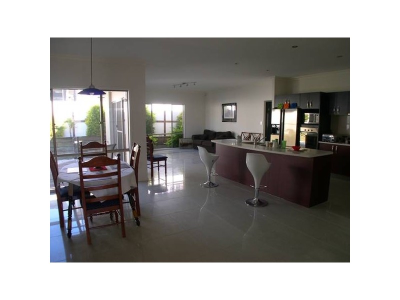 11 Sorrento Close, Carindale QLD 4152