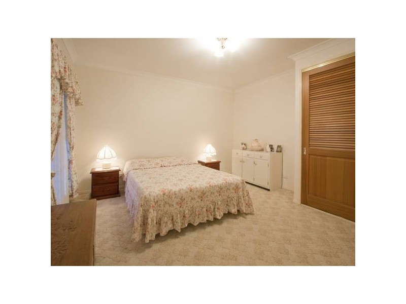 24 Madison Court, Munruben QLD 4125