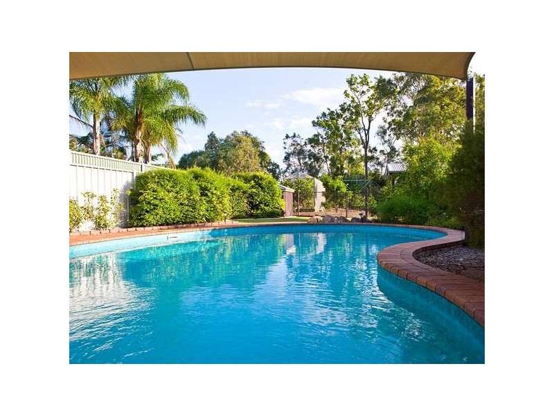 24 Madison Court, Munruben QLD 4125