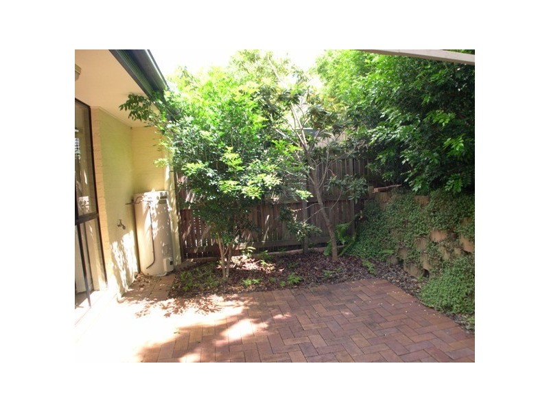 6 Thrushton Street, Greenslopes QLD 4120