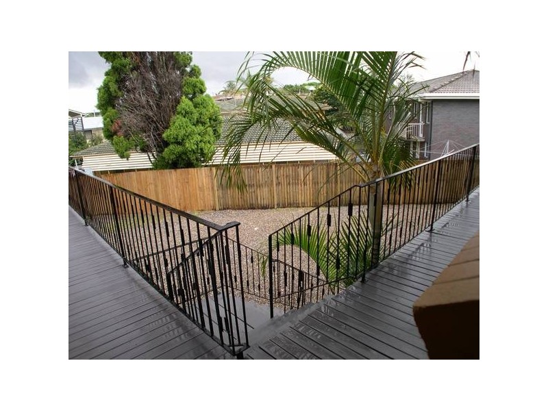 2/8 Ames Street, Coorparoo QLD 4151