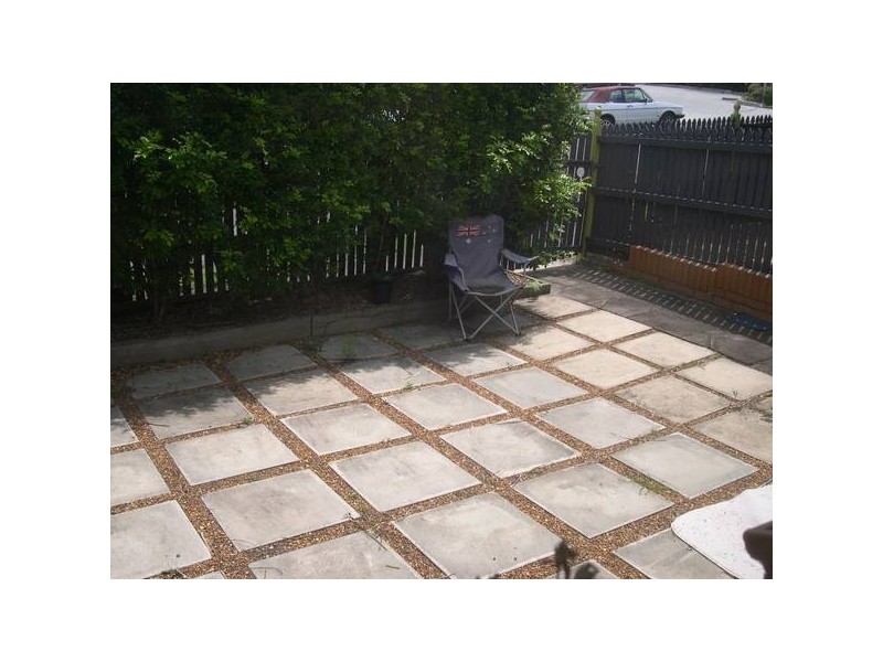 2/8 Ames Street, Coorparoo QLD 4151