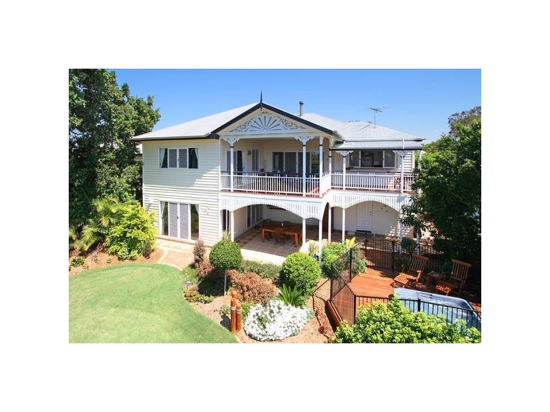 127 O’Quinn Street, Nudgee Beach QLD 4014