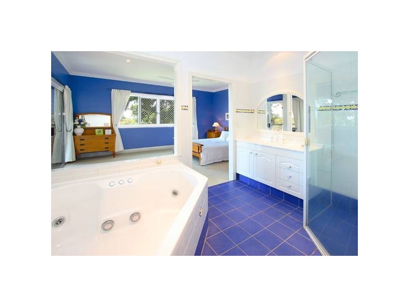 127 O’Quinn Street, Nudgee Beach QLD 4014