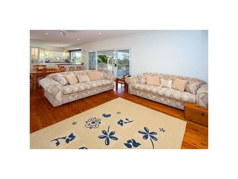127 O’Quinn Street, Nudgee Beach QLD 4014