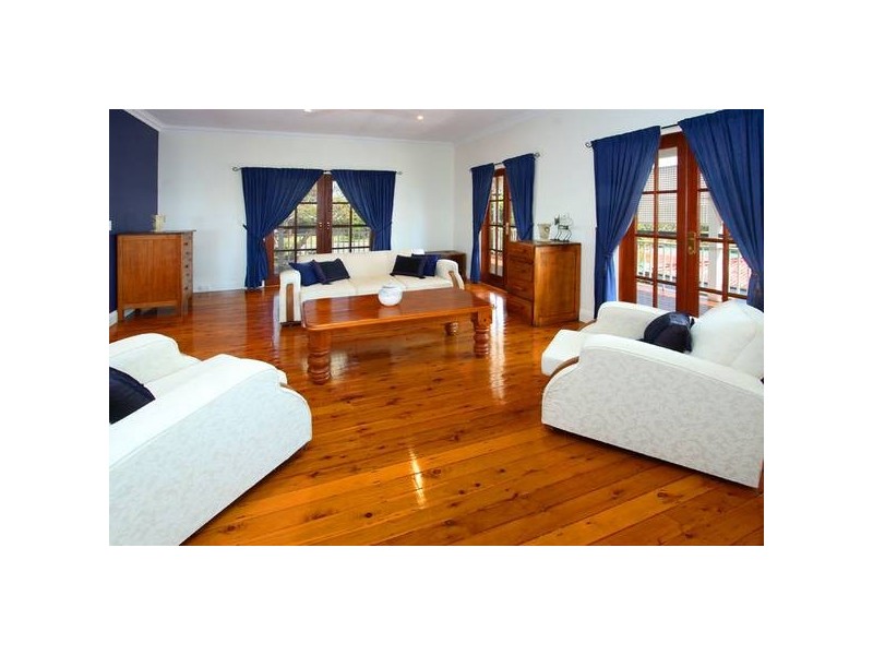 127 O’Quinn Street, Nudgee Beach QLD 4014