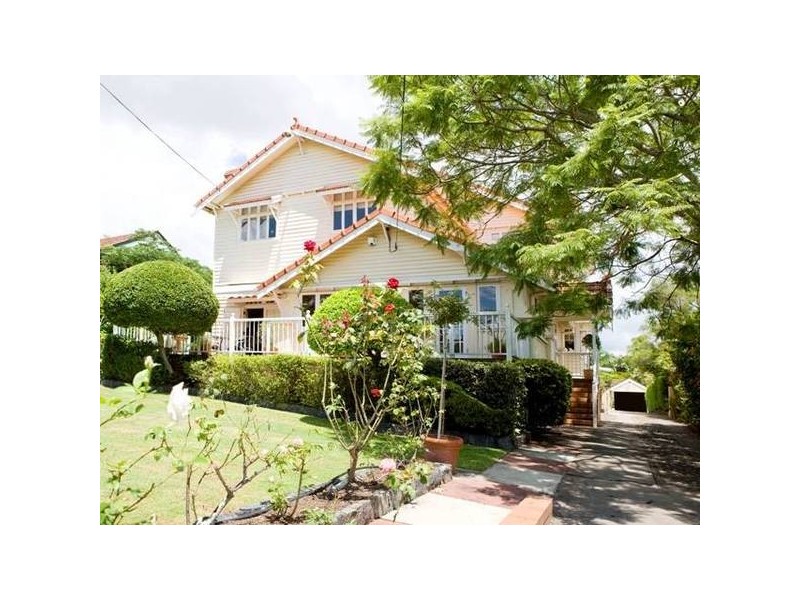 305 Cavendish Road, Coorparoo QLD 4151