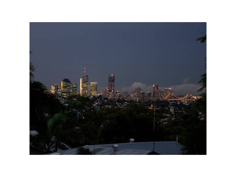 305 Cavendish Road, Coorparoo QLD 4151