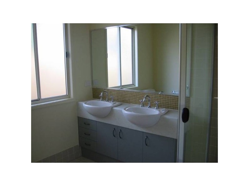 206 Oxley Road, Graceville QLD 4075