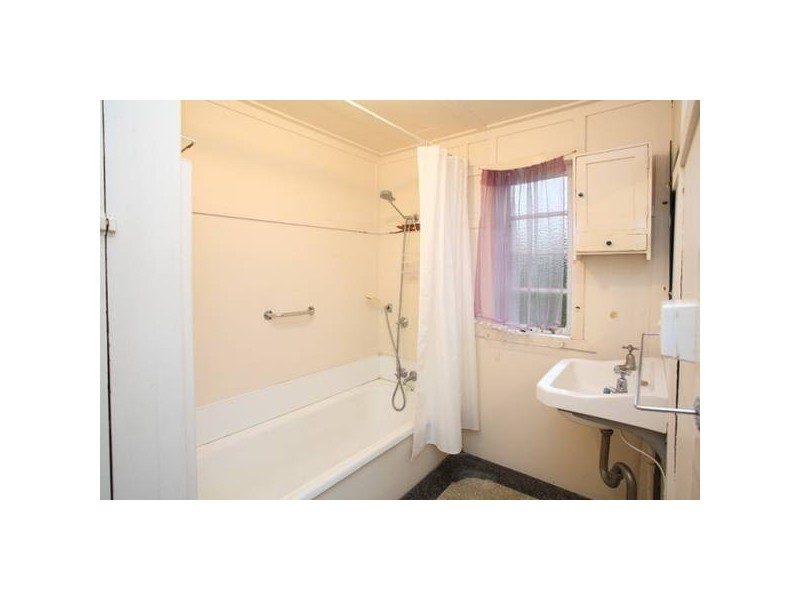26 Beatrice
Street, Greenslopes QLD 4120