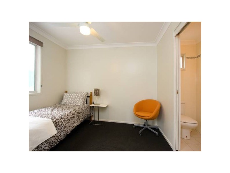 1/108 Brougham, Fairfield QLD 4103