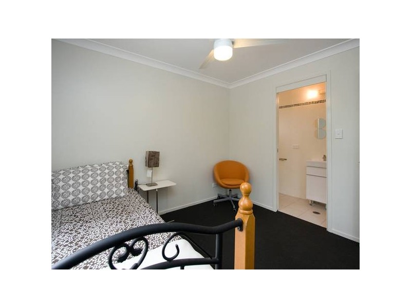 4/108 Brougham, Fairfield QLD 4103