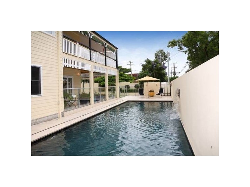 4 Newbery Street, Newmarket QLD 4051