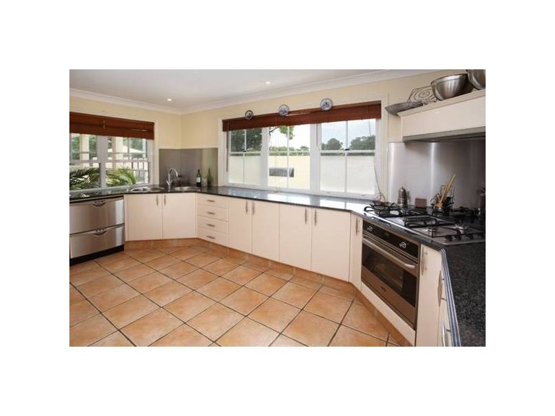 4 Newbery Street, Newmarket QLD 4051