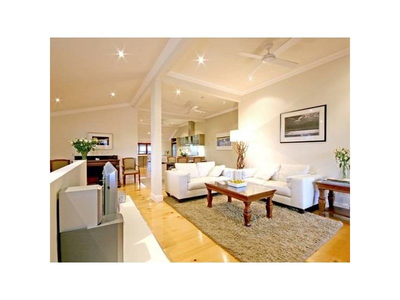 39 Strath Street, Highgate Hill QLD 4101