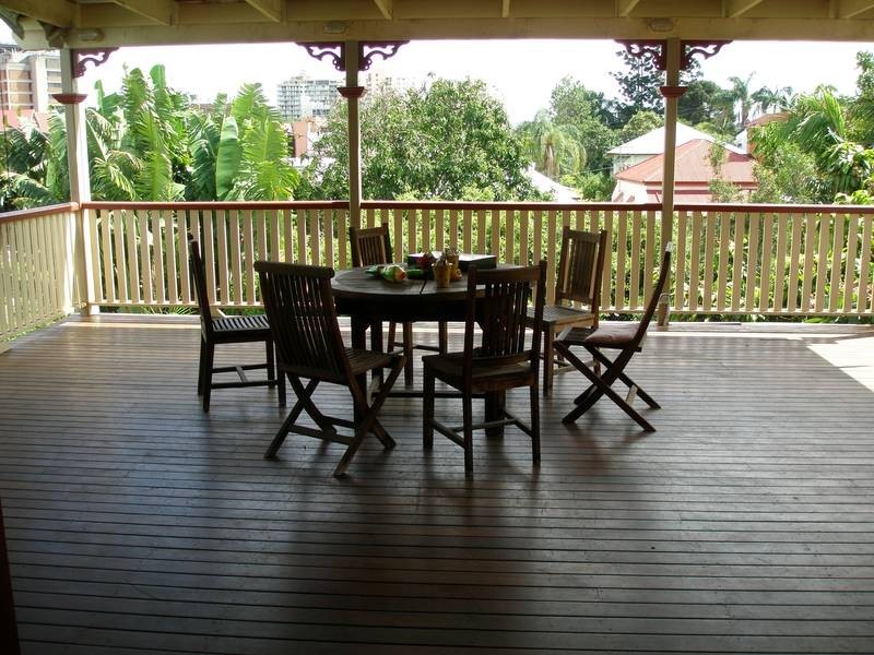 1A/12 Heaslop Street, Woolloongabba QLD 4102