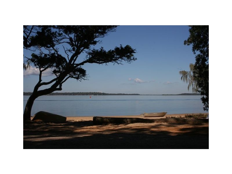62 Victoria Parade, Coochiemudlo Island QLD 4184