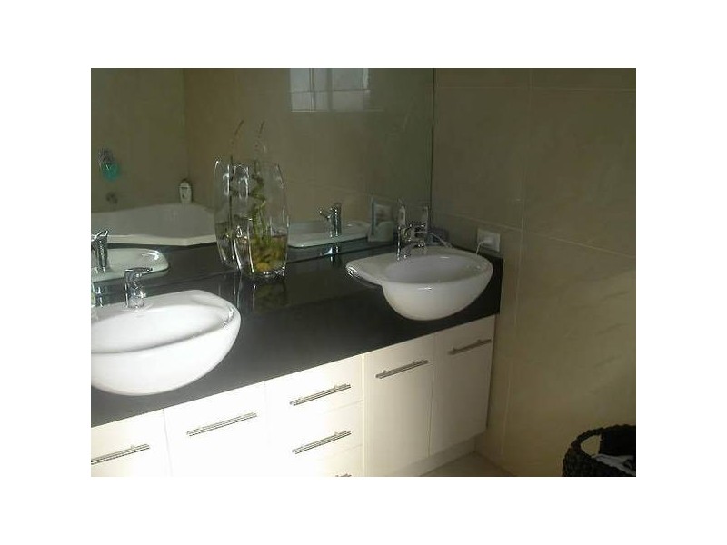 8/104 Dornoch Tce, Highgate Hill QLD 4101