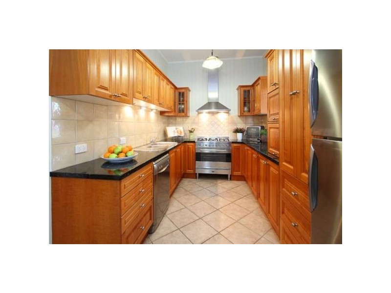 10 Glenfield Street, West End QLD 4101