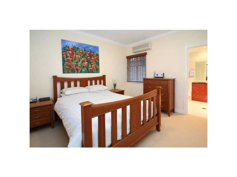 10 Glenfield Street, West End QLD 4101