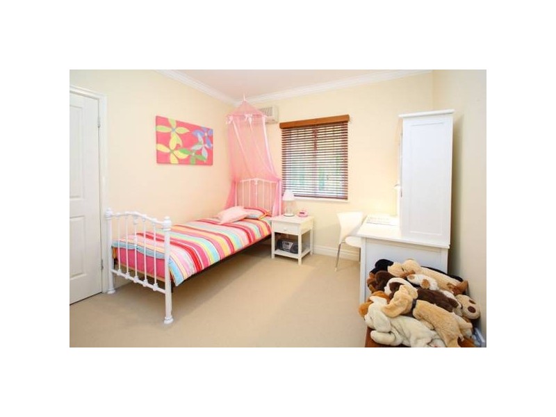 10 Glenfield Street, West End QLD 4101