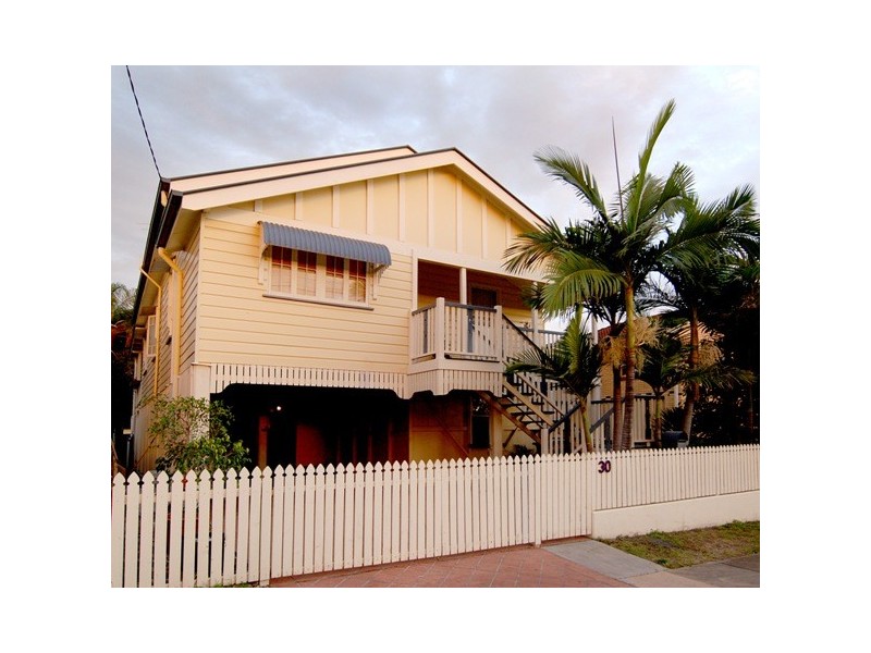 30 Beatrice Street, Greenslopes QLD 4120